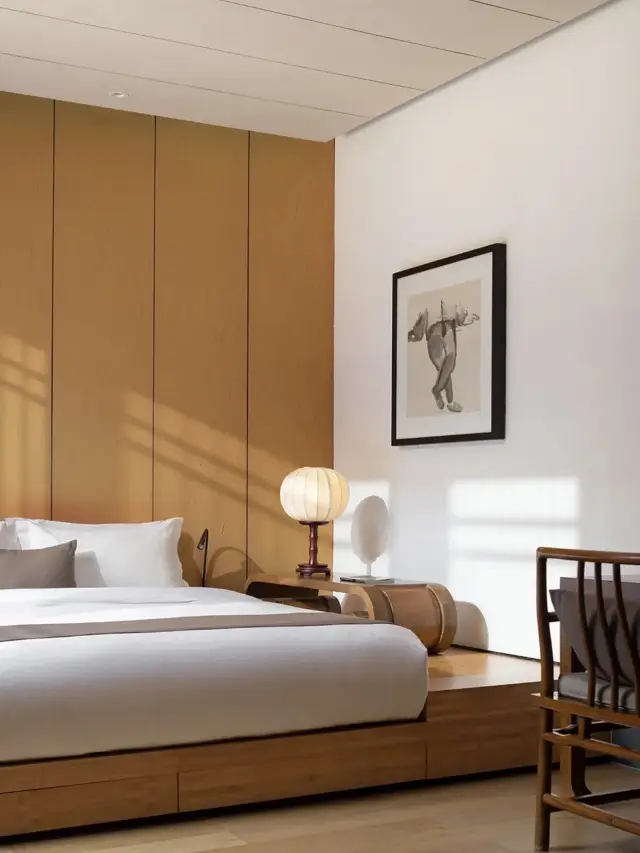 Stay in Pingyao: Stay in a 200-year-old mansion.