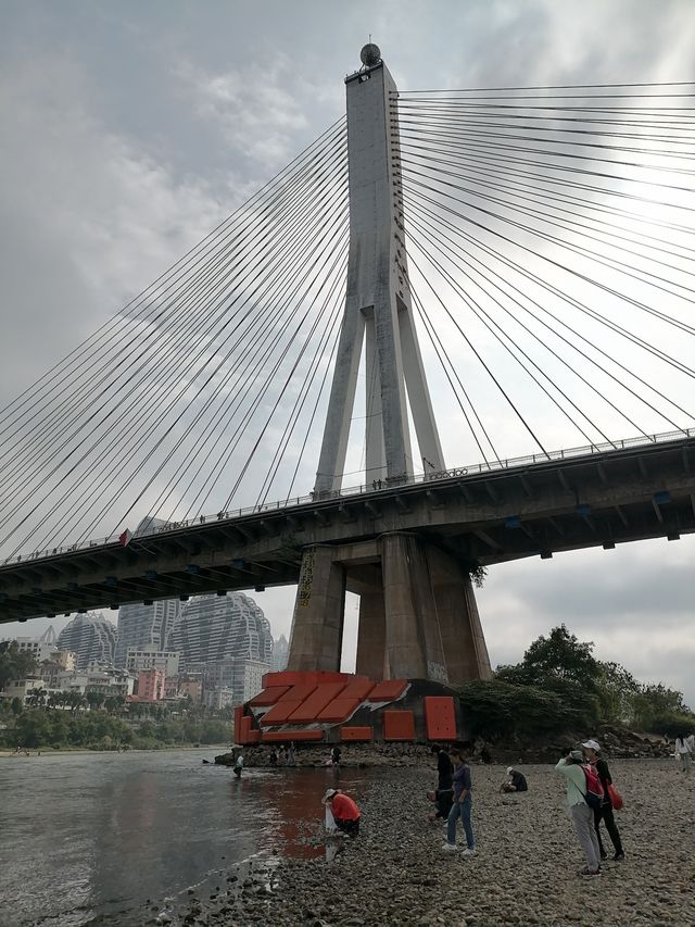 瀾滄江畔，西雙版納新大橋！。