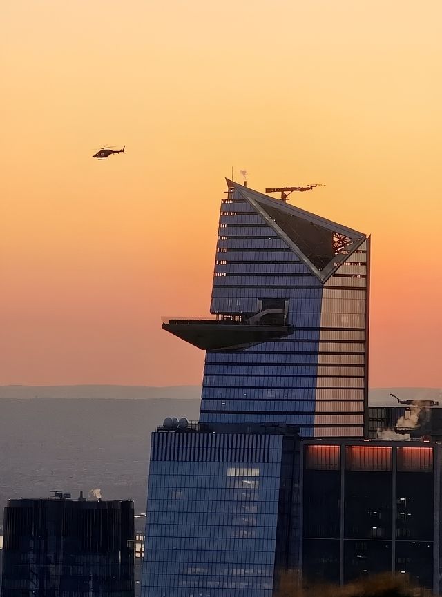 璀璨星河下的紐約天際線——夢幻浮景台揭秘