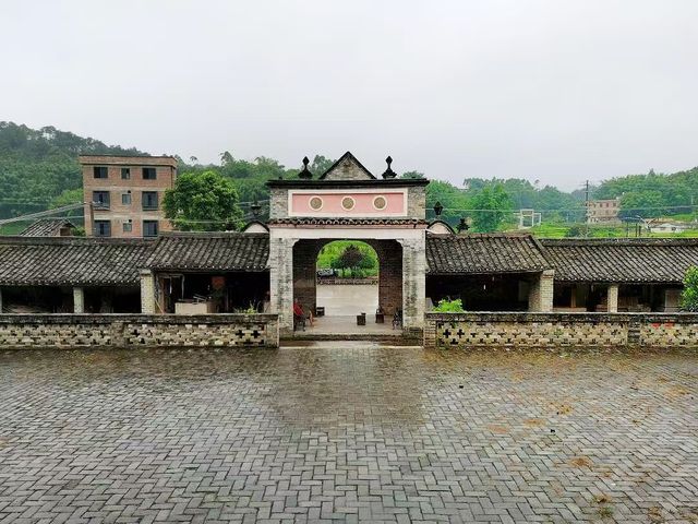 一座大宅院，四位大將軍