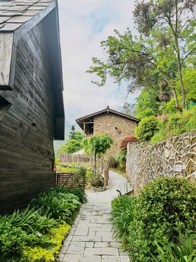一間住落好舒服嘅山間民宿