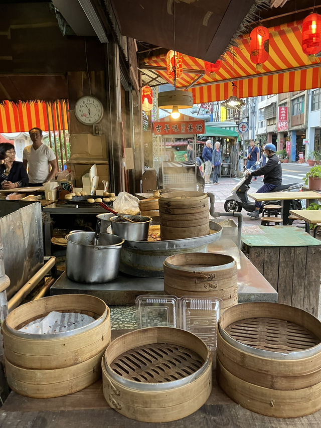 A Budget Restaurant Gem Steps from Shennong Street in Tainan