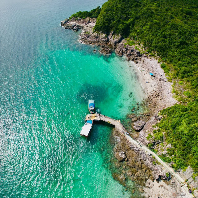 🏝️【西貢半月灣｜香港隱藏版玻璃海！果凍色海水靚到唔捨得走】