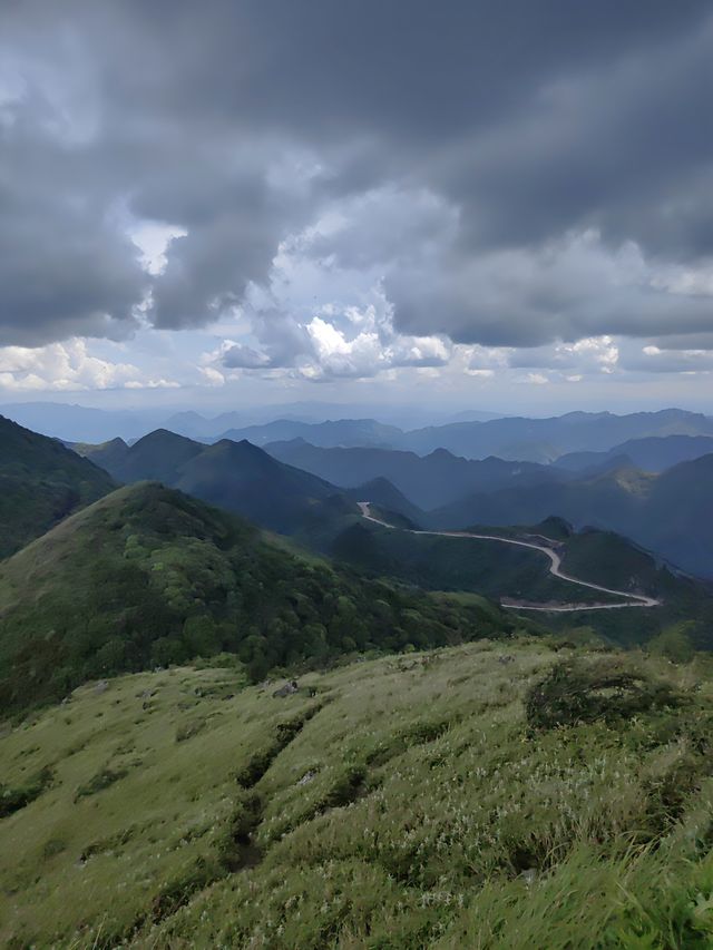 重慶周邊最狂野觀景台！3小時飆到山頂追日落