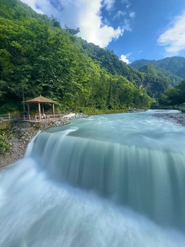 成都周邊避暑攻略，闖入23℃綠野仙蹤！