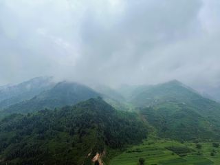 Ghi chú về chuyến đi bộ đường dài trên núi Luya: Ở Phù thủy xứ Oz ở Tân Châu, tôi thấy mùa hè sôi động nhất ở phía bắc