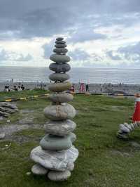 🌊 Qixingtan Beach Stone Stacking: 7 Stones, 1 Magical Moment! 🪨