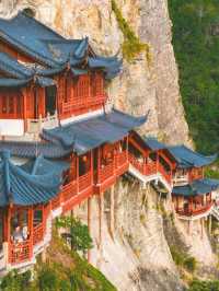 杭州建德在懸空寺與地下仙境間穿越千年