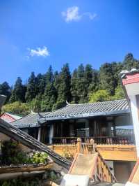 在麗江古城尋一處靜謐居所？吉隅·民宿絕對值得住進你的收藏清單這家藏在木府旁的寶藏民宿，自帶「3分鐘