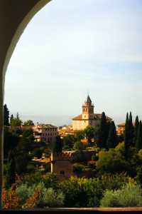 格拉納達的秘境:阿爾罕布拉宮的水與光