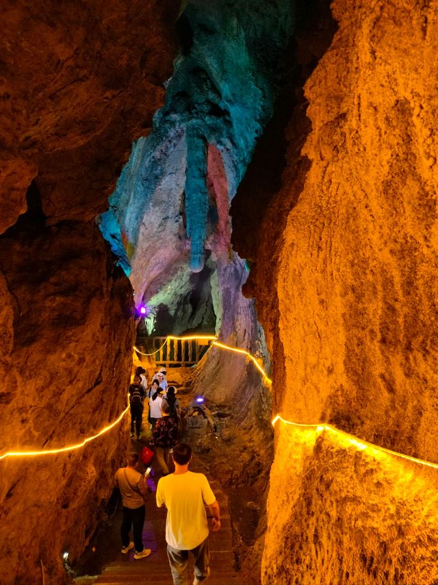 20℃冰鎮夏天!重慶1.5h直達的秘境瀑布,亞洲最大洞中奇觀 20℃冰鎮夏天!重慶1.5h直達的秘境瀑布,亞洲最大洞中奇觀