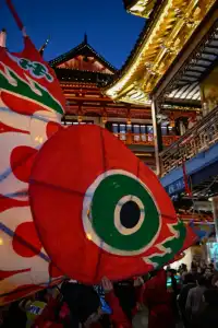 非遺魚燈銜著月光，游進了豫園的夢裡