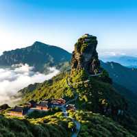 貴州省10天9晚一家四口家庭旅行攻略(預算:約14000元) 行程亮點: 探索貴州的自然奇觀(黃果樹