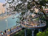 重慶鵝嶺公園|俯瞰山城的絕美視角 來重慶住全季兩江幸福廣場酒店,去鵝嶺公園超方便,地鐵就能到