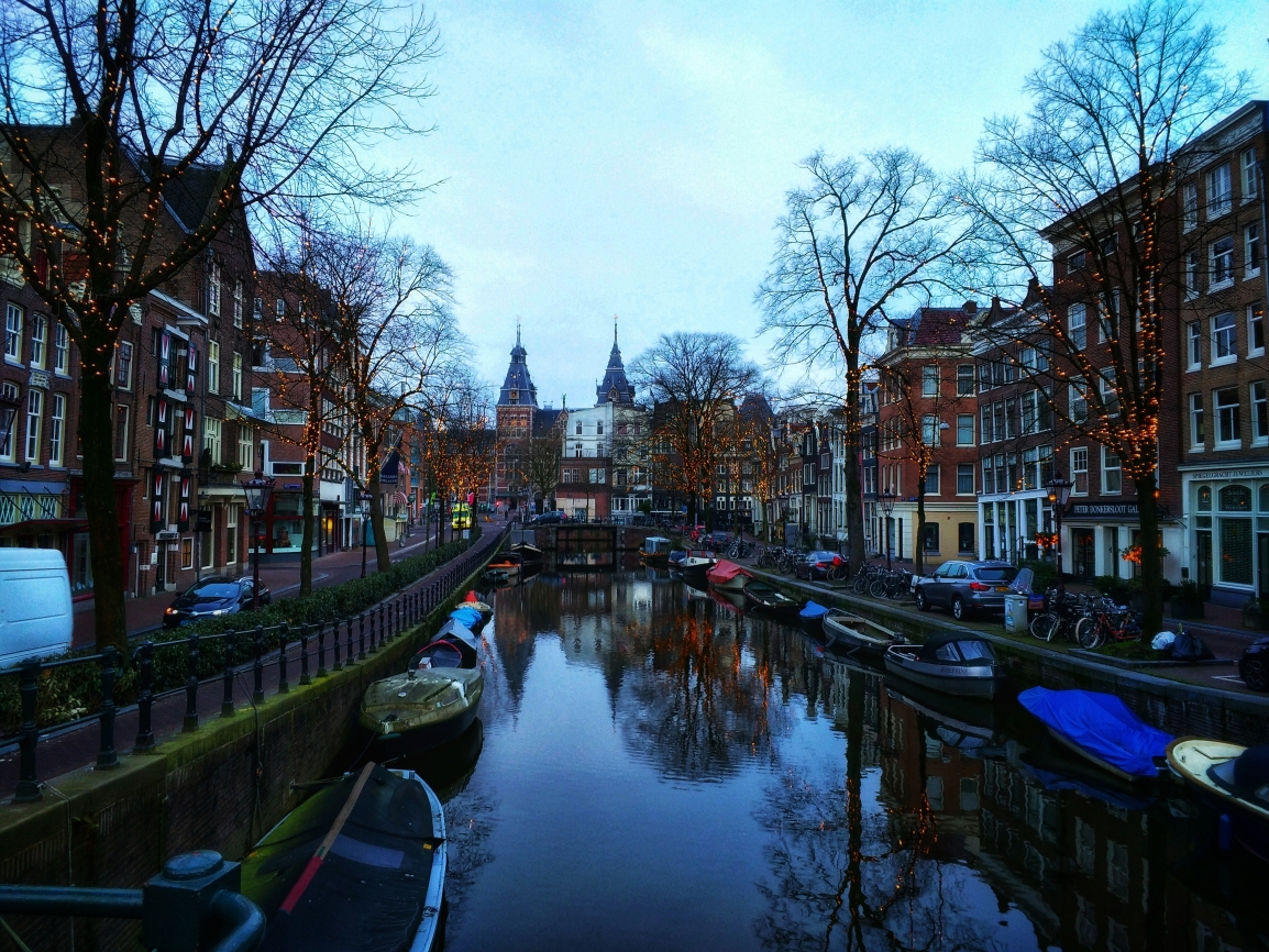 オランダのシンボル】アムステルダムの運河 | Trip.com アムステルダム