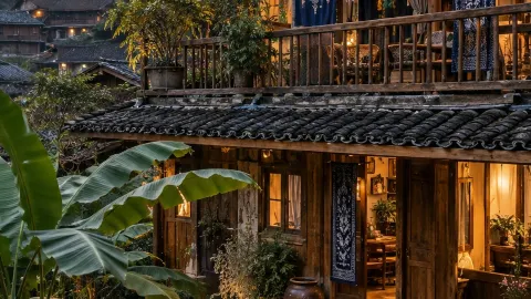 Take the high-speed train to Kaili, stay in a Miao village, and spend 4 days learning Miao embroidery and batik from embroiderers — traveler post in Congjiang