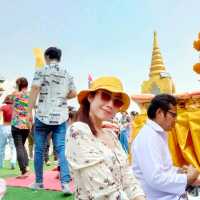 ทำบุญสงกรานต์ วัดภูเขาทอง สถานที่ที่ต้องมาเยือน
