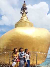 วัดเขาเกาะสิเหล่ พระธาตุอินแขวน
