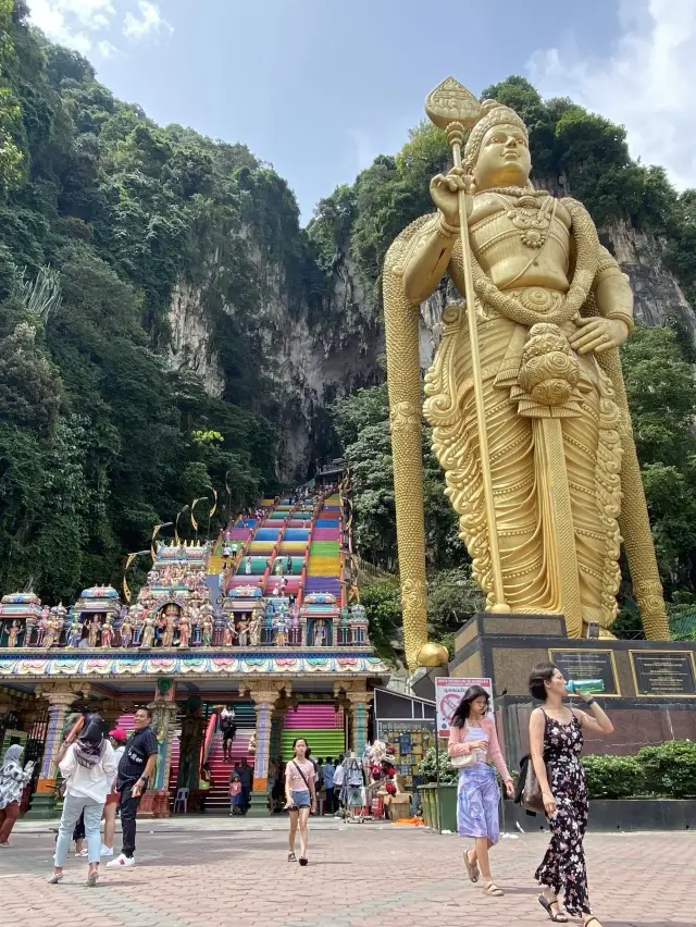 吉隆坡黑風洞 - 自然景色混合印度教佛像的景點