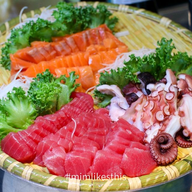 บุฟเฟ่ต์ติดริมแม่น้ำ