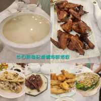 為雞粥燒鵝乳鴿而來
