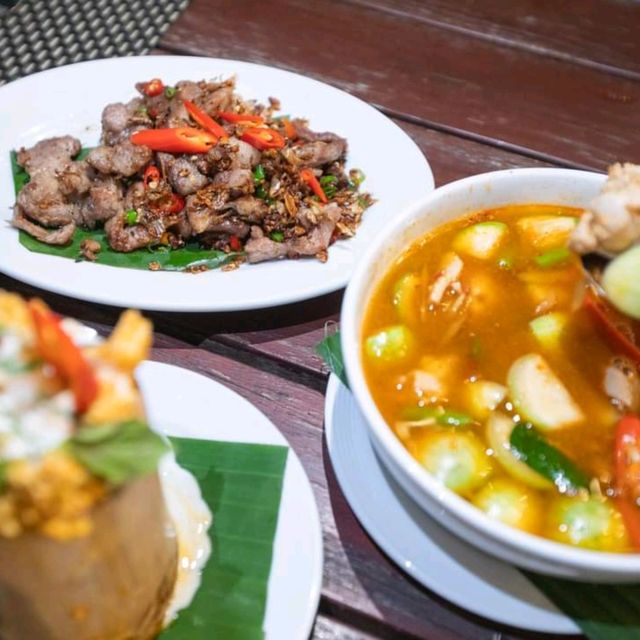 พักผ่อนท่ามกลางธรรมชาติ ล่องแพผ่อนคลายไปกับสายน้ำ