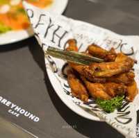 GREYHOUND CAFÉ - JUNGCEYLON