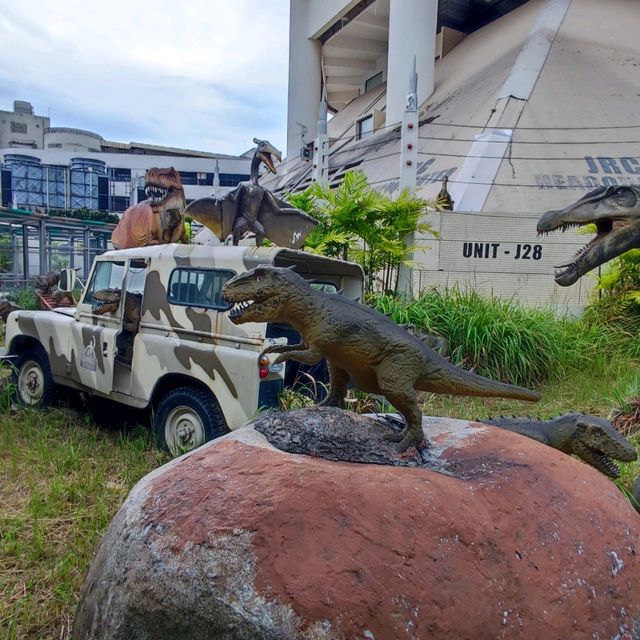 Dinosaurs in Georgetown 