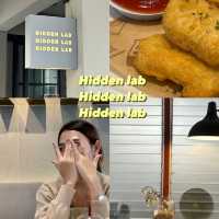 𝐇𝐢𝐝𝐝𝐞𝐧 𝐥𝐚𝐛 คาเฟ่ติดทะเลบางแสน