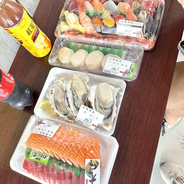泊港漁市場-沖繩那霸市內最具人氣漁市場，海鮮價廉物美又新鮮