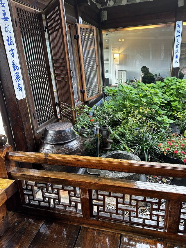 三清洞　韓屋の素敵な空間でリラックス　チャマシヌントゥル