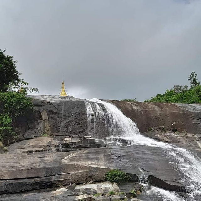 Zin Kyaik waterfall 💦 🍃🌳