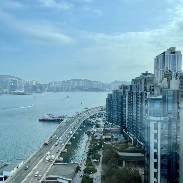 漂亮既無敵維港海景打咭泳池