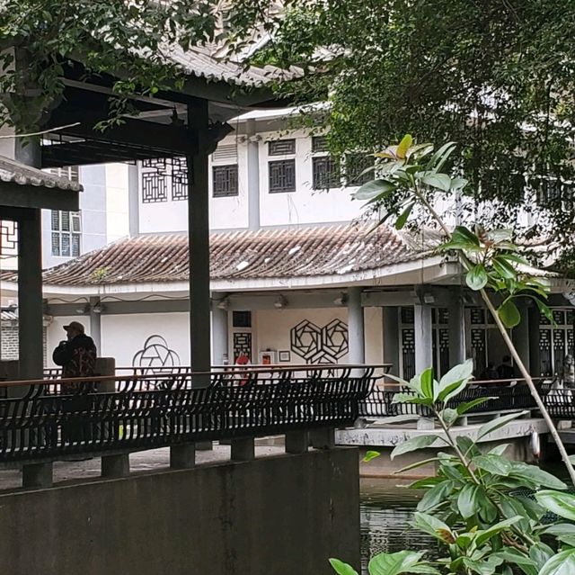 Historic buildings in Tak Wah Park