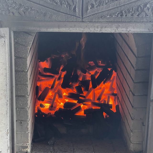 일본 전통화로에 꼬치구이를, 산로쿠엔(山麓園)