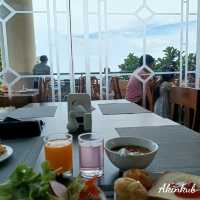 อาหารเช้า Sea View Coffee Shop ของโรงแรมการ์เดน ซีวิว รีสอร์ท