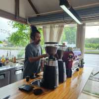 Tone Cafe' เมืองแห่งขุนเขา สายฝน ลมและหมอก