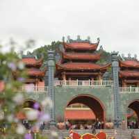 Chùa Ba Vàng - Quảng ninh - Việt Nam 