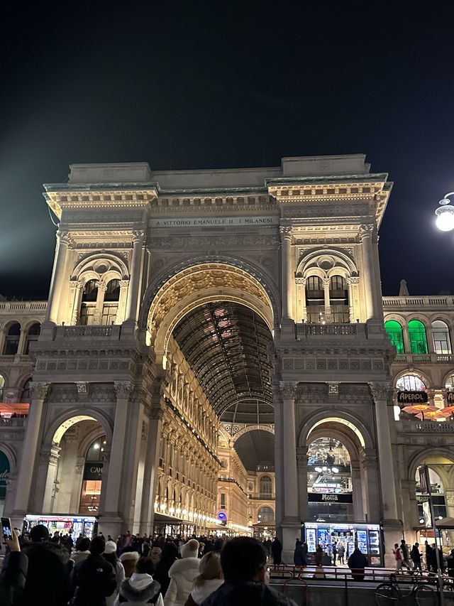 밤에봐야 더 예쁜 이탈리아 밀라노 대성당🇮🇹