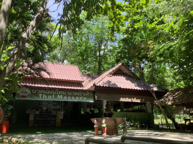 น้ำพุร้อน at สันกำแพง