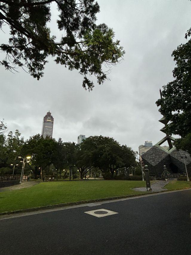 228 สวนสาธารณะสันติภาพใจกลางเมือง