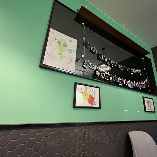 《新蒲崗超人氣咖啡店》