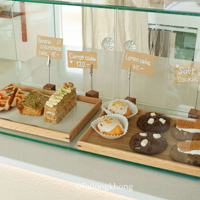 Smitten cafe คาเฟ่มินิมอลเปิดใหม่