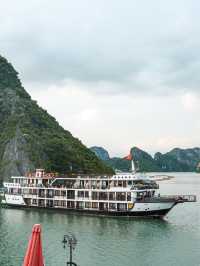 Overnight Charms in Ha Long’sEnchanted Bay