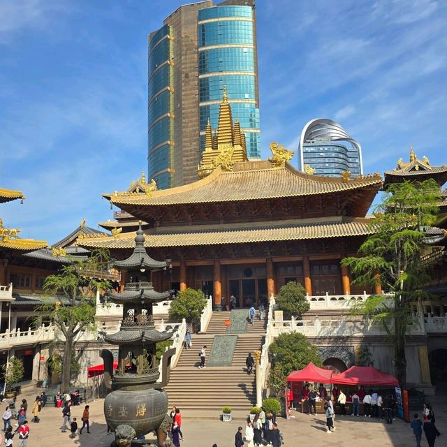 Jing An Temple วัดเก่าแก่ใจกลางเซี่ยงไฮ้