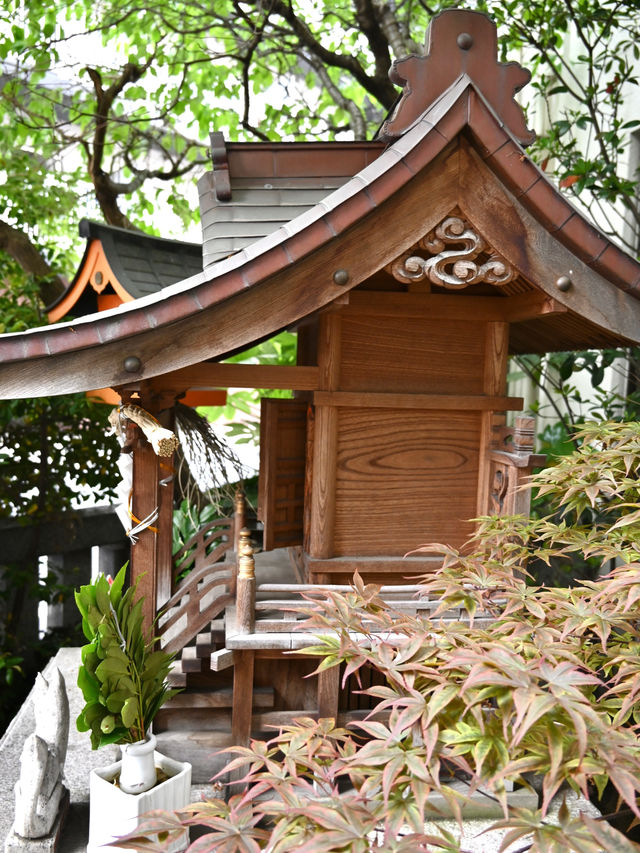 【矢ノ庫稲荷神社/東京都】日本橋の米蔵を守護する神社