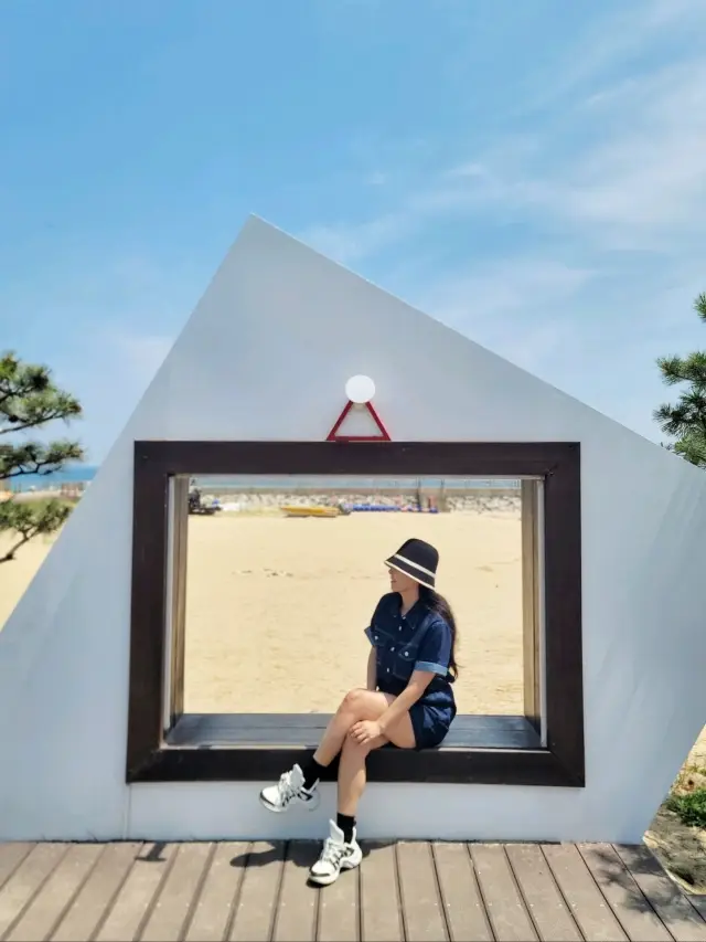 各種海灘拍照區超可愛的江陵海邊🩵
