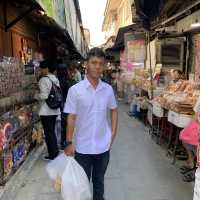 ชมตลาดเก่าช็อปกันเพลิน