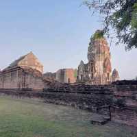 ชมป่าเจดีย์ที่วัดพระศรีรัตนมหาธาตุ ลพบุรี