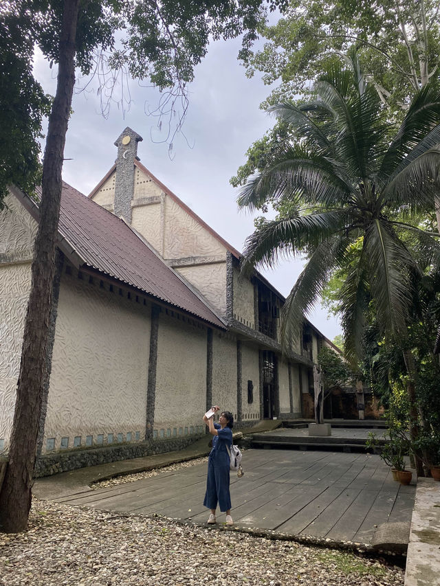 หอศิลป์ริมน่าน 🏠🌿🌳🎨🖼️